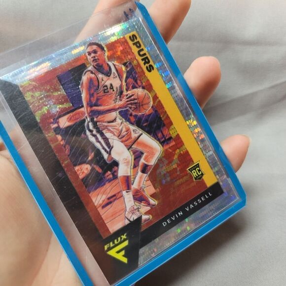 Devin Vassel 2020-21 Panini Flux holographic rookie card - San Antonio Spurs - Picture 12 of 14